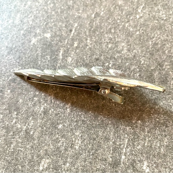Vintage Silver Leaf Lapel Broche or Hair Clip Silver Tone - Picture 5 of 5